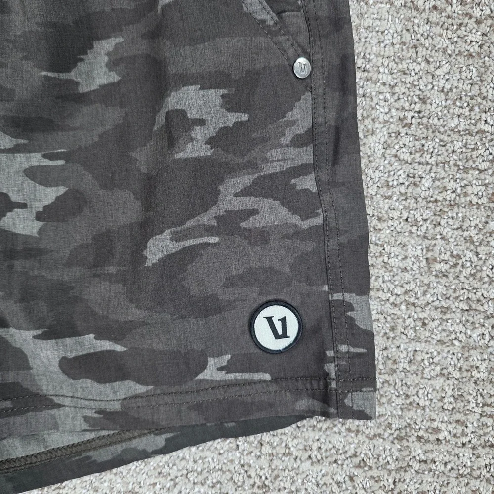 Vuori Mens Kore Short Camo Lined Performance Boardshorts Small 5.5